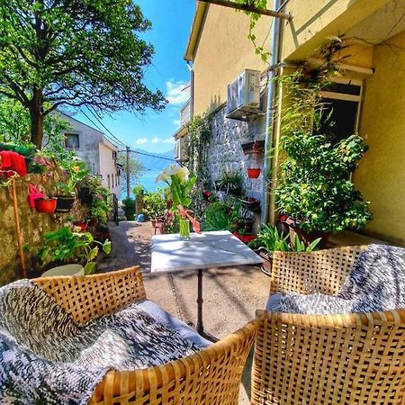 Apartment On The Shore Of The Bay Of Kotor With Free Wi-Fi Ngoại thất bức ảnh