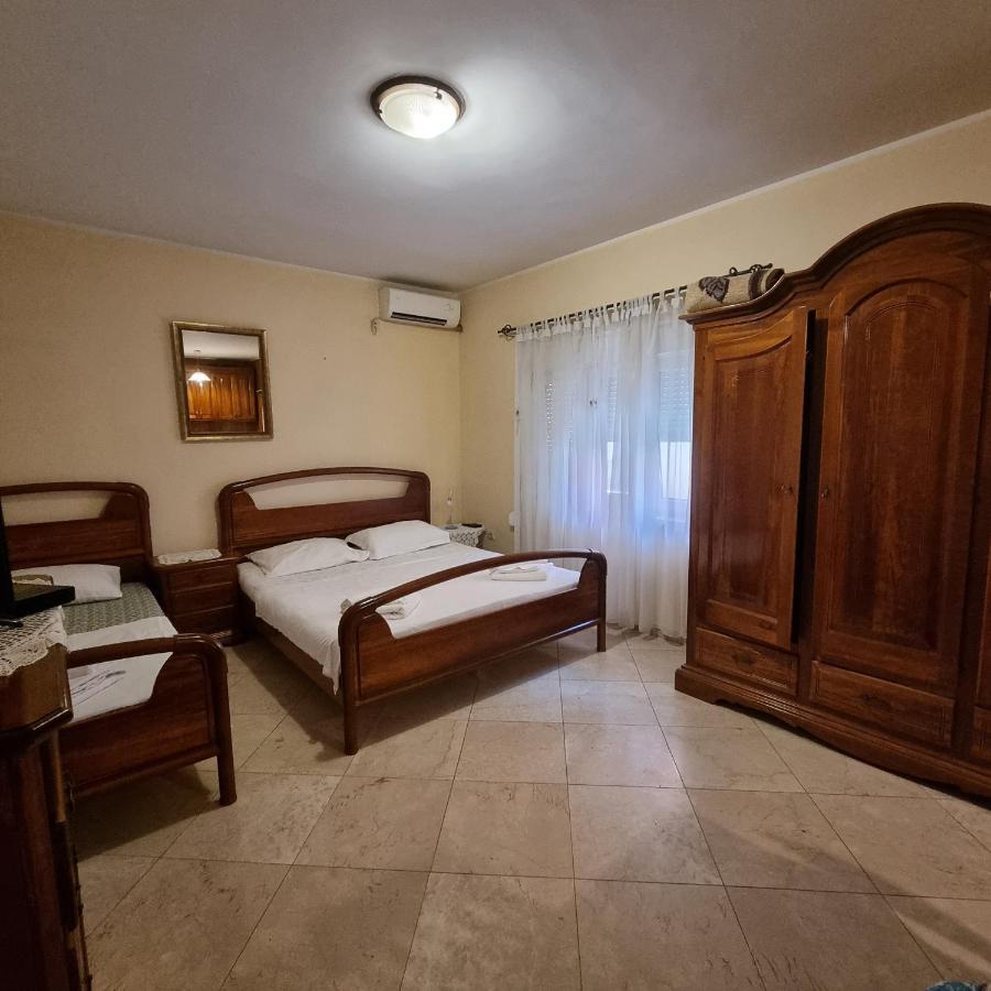 Apartment On The Shore Of The Bay Of Kotor With Free Wi-Fi Ngoại thất bức ảnh