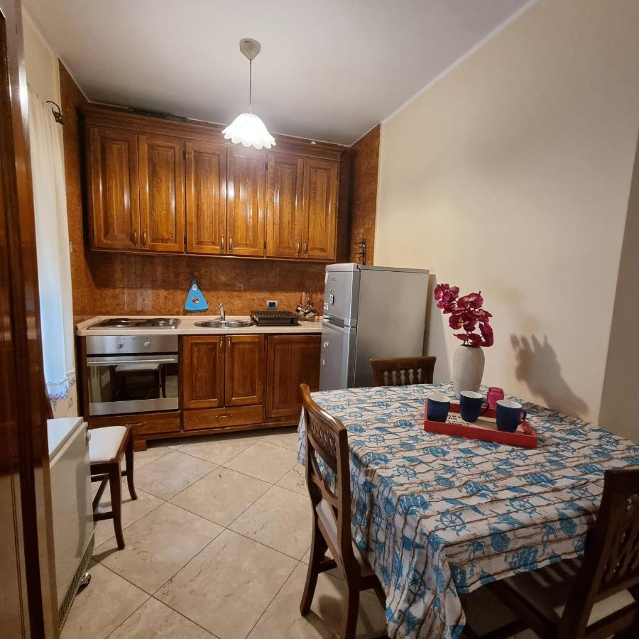 Apartment On The Shore Of The Bay Of Kotor With Free Wi-Fi Ngoại thất bức ảnh