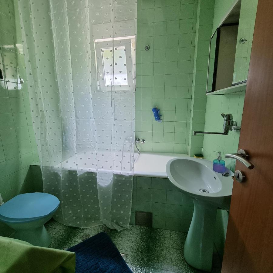Apartment On The Shore Of The Bay Of Kotor With Free Wi-Fi Ngoại thất bức ảnh